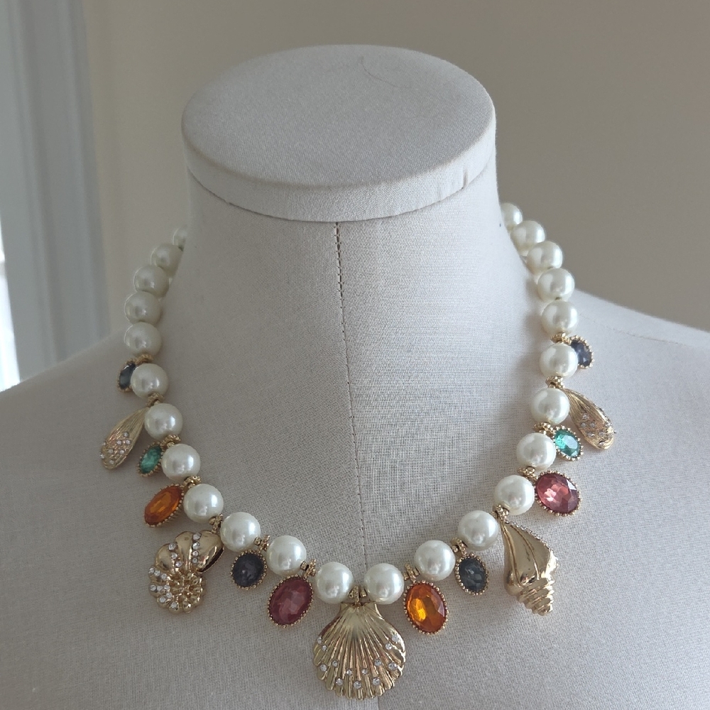 Elegant Pearl and Gold Shell Necklace